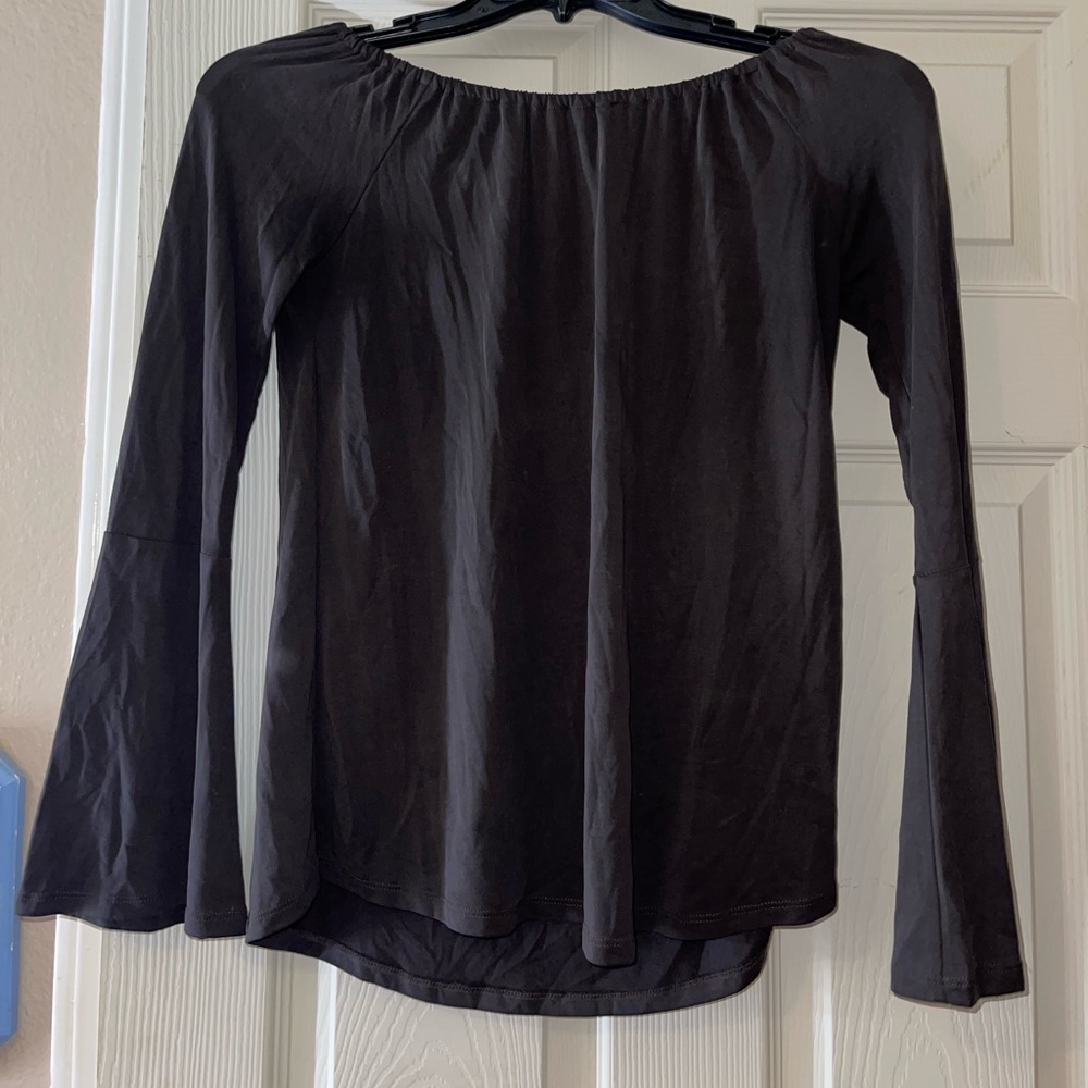 Pretty off the shoulders top